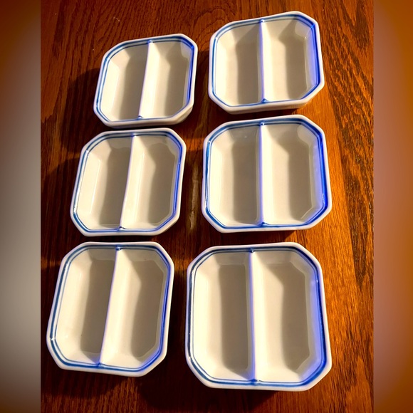 Set/6 Vintage blue & white dipping dish 3”sq. w/ 2 sauce wells. Liling marked. - Picture 1 of 2